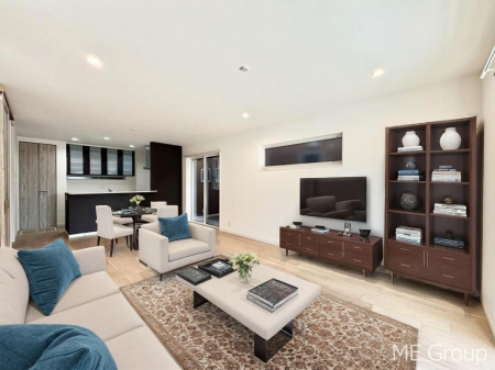 ���r���O�@�Ƒ��̘a�₩�ȉ�b���������Ă������B�J�����̂��郊�r���O�ł��B���Ƌ��CG�ł�  