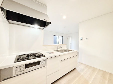 �L�b�`���@�J�E���^�[�z���ɂ��b�������Ȃ��疈���̂������������Ɗy����