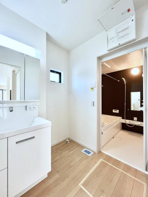 ʑEʏ@Ƃ̐ʃXy[XŒ̐gxxX[Y