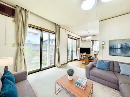 rO@`living room`@ Ƒ݂Ȃ肭낰LXrO ƋCGł