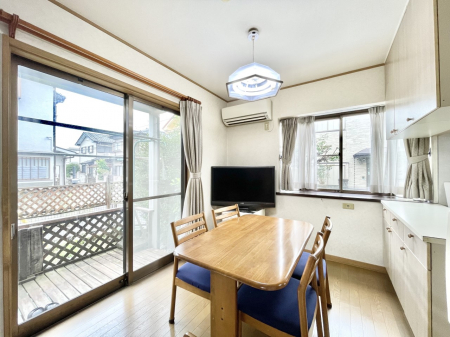 Lb`@`dining kitchen`@Jӂ_CjO