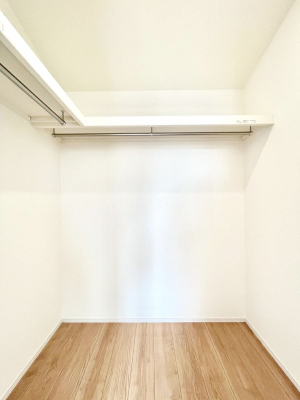 ̑@EH[NCN[[bgtŐԂLpł܂B