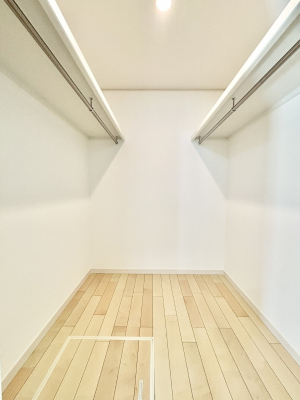 ̑@EH[NCN[[bgtŐԂLpł܂B