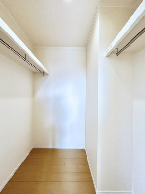 ̑@EH[NCN[[bgtŐԂLpł܂B