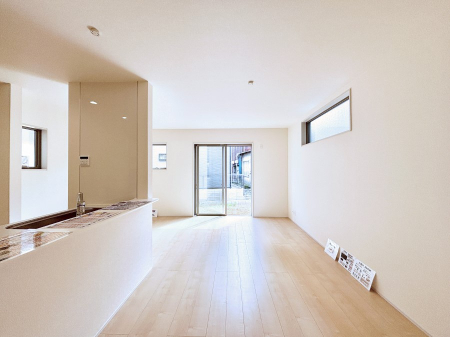 ̑ρ@Ƒ̏Ί炪RƐ܂ĂAȕ͋C̃_CjOɎdオĂ܂ 