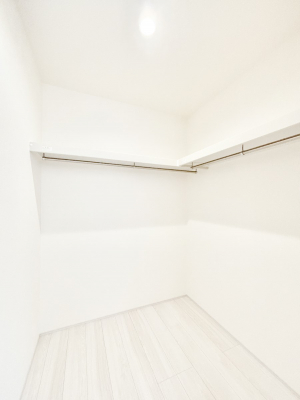 ̑@EH[NCN[[bgtŐԂLpł܂B