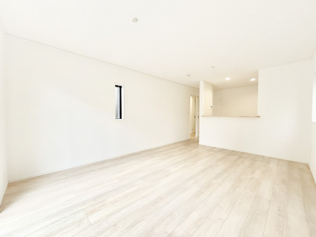 ̑ρ@Ƒ̏Ί炪RƐ܂ĂAȕ͋C̃_CjOɎdオĂ܂B