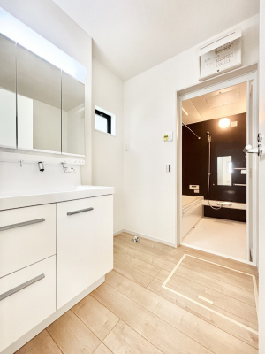 ʑEʏ@Ƃ̐ʃXy[XŒ̐gxxX[Y