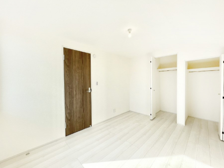 �Q���@�g���₷���`�Ńx�b�g��Ƌ�̒u�����ɂ����邱�Ƃ�����܂���B   