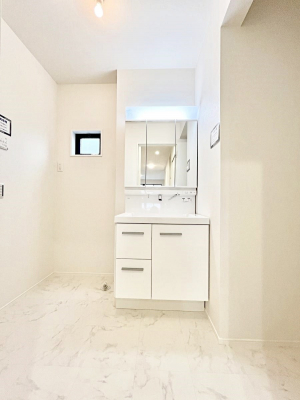 ʑEʏ@Ƃ̐ʃXy[XŒ̐gxxX[Y