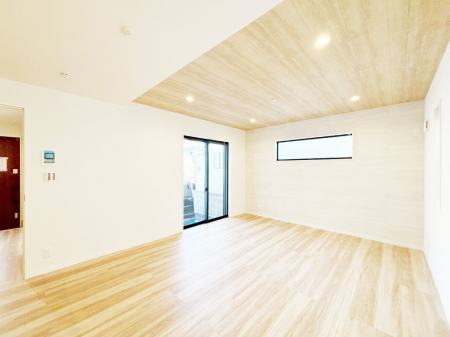 ���r���O�@�傫�ȑ����炽���Ղ�̗z���ƕ����������郊�r���O