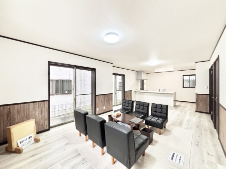 ���r���O�@���r���O�ɂ͏��g�[�̗p�B���������N��̐S�n�悢���