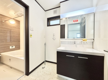 ���ʑ�E���ʏ��@�������̂�����K��Ԃł��B�����̐g�x�x���C�����ǂ����g�������܂��B 