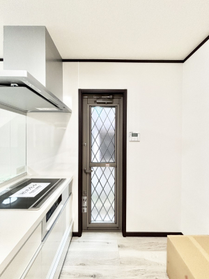 ���̑����ρ@���C���̌��ɂ����ꂵ�������