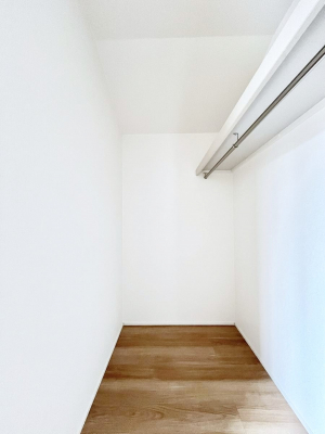 ̑@EH[NCN[[bgtŐԂLpł܂B