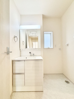 ʑEʏ@邢ʏ͖̐gxxyłႢłB