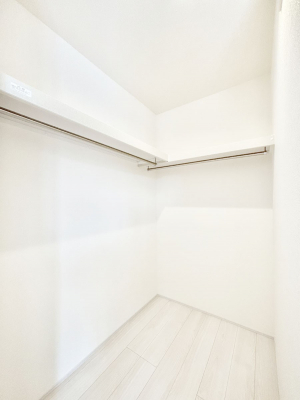 ̑@EH[NCN[[bgtŐԂLpł܂B