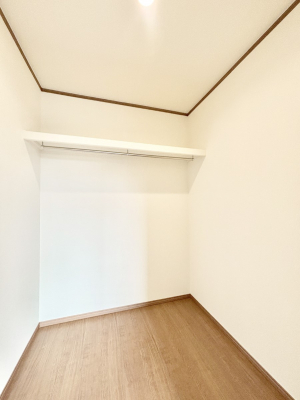 ̑@EH[NCN[[bgtŐԂLpł܂B