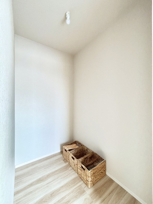 ̑@EH[NCN[[bgtŐԂLpł܂B