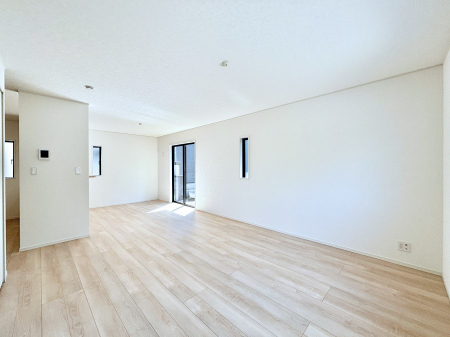 ̑ρ@Ƒ̏Ί炪RƐ܂ĂAȕ͋C̃_CjOɎdオĂ܂ 