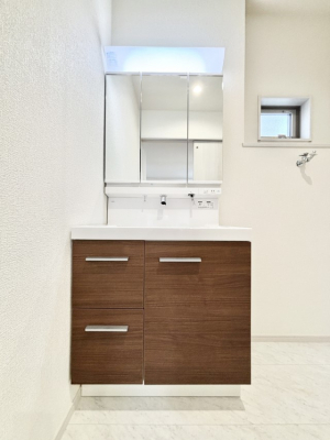 ���ʑ�E���ʏ��@���[�͂Ƌ@�\���ɗD�ꂽ���ʉ��ϑ� 