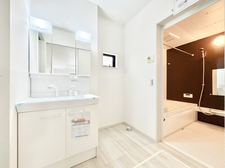 ̑@Ƃ̐ʃXy[XŒ̐gxxX[Y