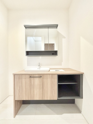 ʑEʏ@邢ʏ͖̐gxxyłႢłB