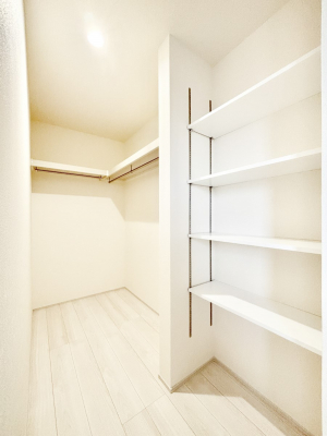 ̑@EH[NCN[[bgtŐԂLpł܂B  