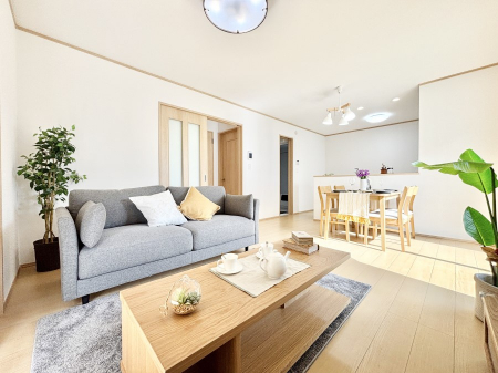 rO@Ƒ̓₩Șbŕ܂閾邢rO