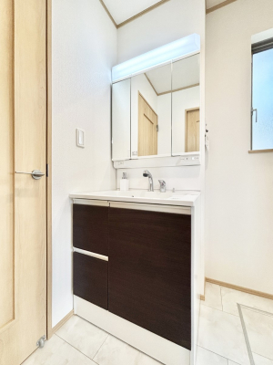 ʑEʏ@傫₷OʋŐʑ́AgȂ݃`FbN┧̂ɂ߂łB 