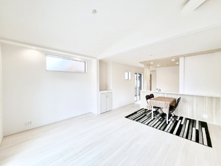 ̑ρ@Ƒ̏Ί炪RƐ܂ĂAȕ͋C̃_CjOɎdオĂ܂ 