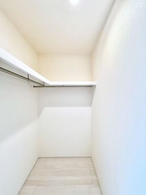 ̑@EH[NCN[[bgtŐԂLpł܂B