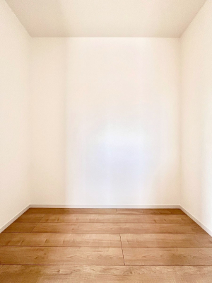 ̑@EH[NCN[[bgtŐԂLpł܂B