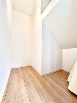 ̑ρ@rO[BɎ[ƕW܂LDKXbLЕtłˁB  