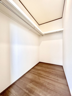 ̑@EH[NCN[[bgtŐԂLpł܂B