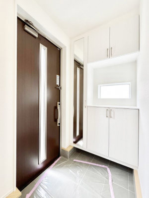 ���ց@���ʔ��͂��Ƒ��̎ʐ^��G�߂̃C���e���A�ŏ���I�Ƃ��ĉ��o�ł��܂�