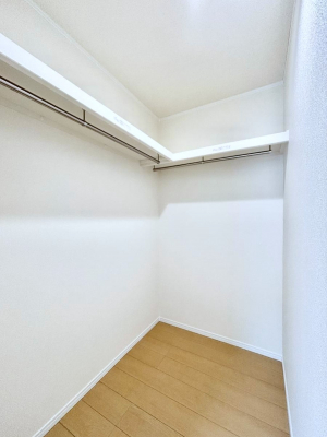 ̑@EH[NCN[[bgtŐԂLpł܂B