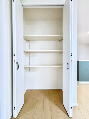 ̑ρ@rO[BɎ[ƕW܂LDKXbLЕtłˁB  