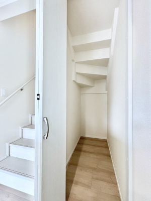 ̑ρ@rO[BɎ[ƕW܂LDKXbLЕtłˁB  