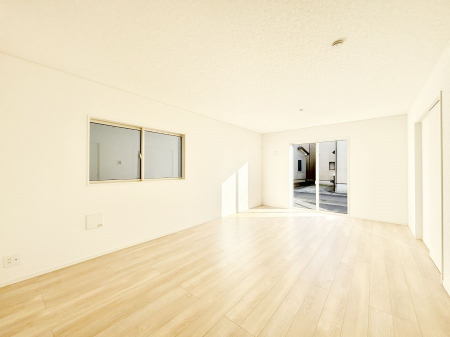 ̑ρ@Ƒ̏Ί炪RƐ܂ĂAȕ͋C̃_CjOɎdオĂ܂B