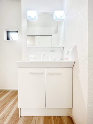 ʑEʏ@X^COɕ֗ȎOʋA~[LrlbgōׂXbL