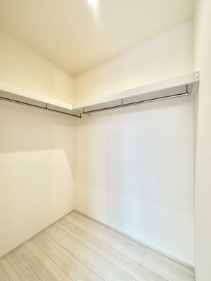 ̑@EH[NCN[[bgtŐԂLpł܂B