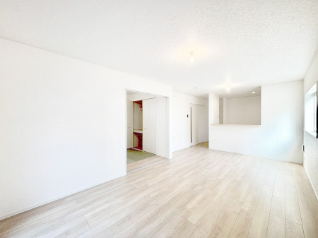 ���̑����ρ@�Ƒ��̏Ί炪���R�Ɛ��܂�Ă���A����ȕ��͋C�̃_�C�j���O�Ɏd�オ���Ă��܂��B