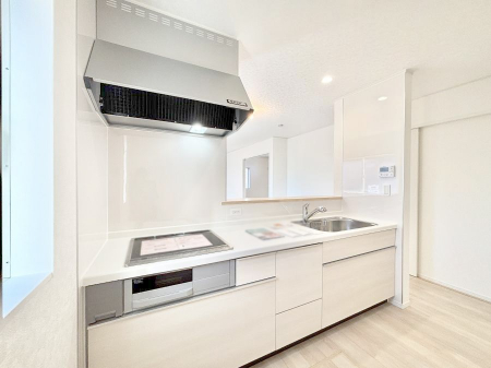 �L�b�`���@���������Ȃ���ł����Ƒ��Ƃ̉�b���y���߂�ΖʃL�b�`��