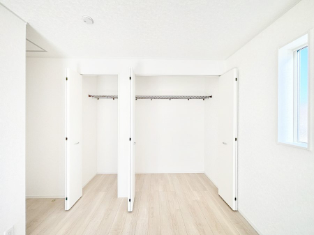 ���[�@�m���̃N���[�[�b�g�B���s��������̂Ō���̈ߗނ�����������܂�܂��B