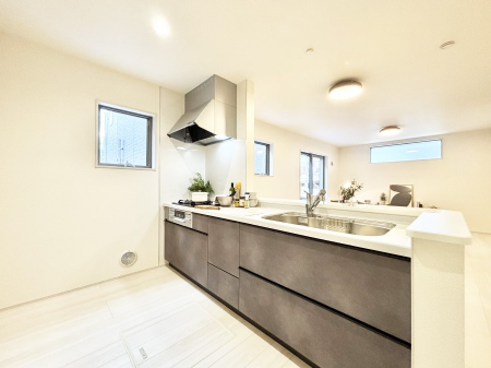 �L�b�`���@���������Ȃ��炲�Ƒ��Ƃ̉�b���y���߂�ΖʃJ�E���^�[�L�b�`��