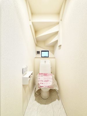 �g�C���@�g�C����1�K��2�K���ꂼ��ɔz�u����Ă��ĂƂĂ��֗��ł��B 