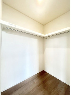 ̑@EH[NCN[[bgtŐԂLpł܂B