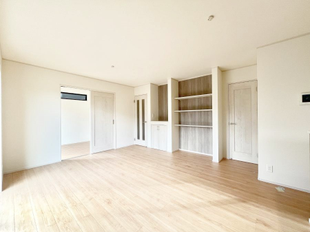 ̑ρ@Ƒ̏Ί炪RƐ܂ĂAȕ͋C̃_CjOɎdオĂ܂ 