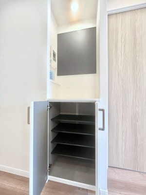 ̑ρ@rO[BɎ[ƕW܂LDKXbLЕtłˁB  